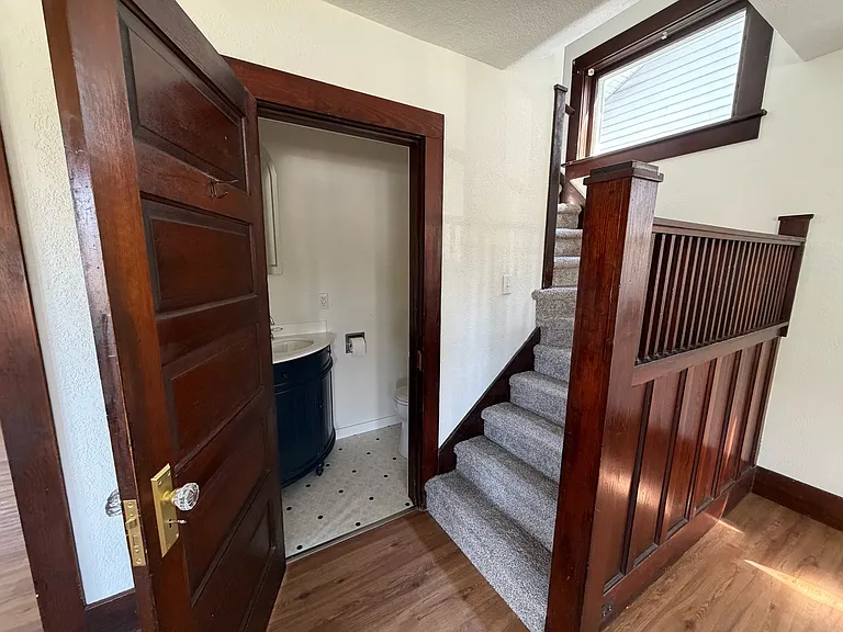 407 S High St — Photo 15