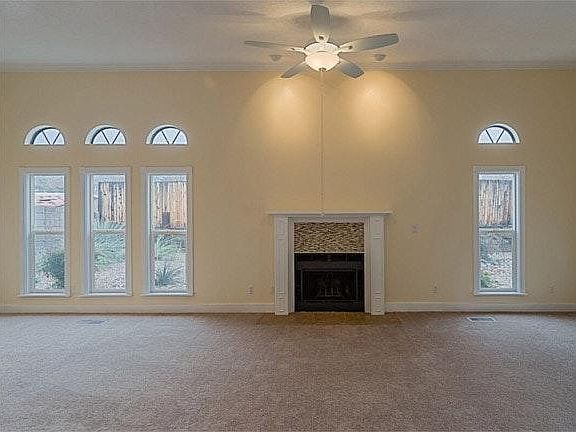 5th image of 2608 Eastridge Dr NE