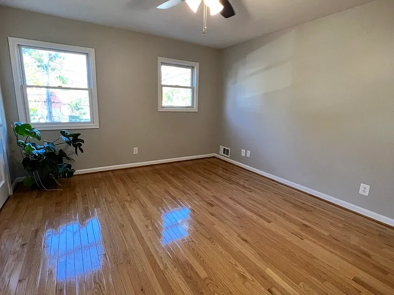 10719 Maple St — Photo 9
