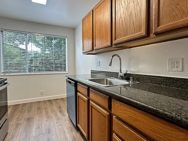 The Chase Apartment Homes — Photo 6