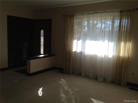 5th image of 6948 Willow Creek Dr
