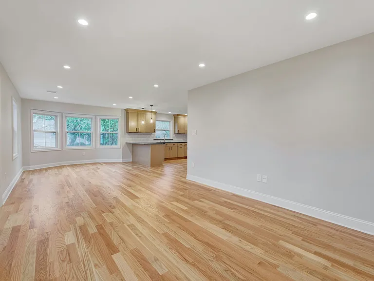 134 Johnson Ave — Photo 6