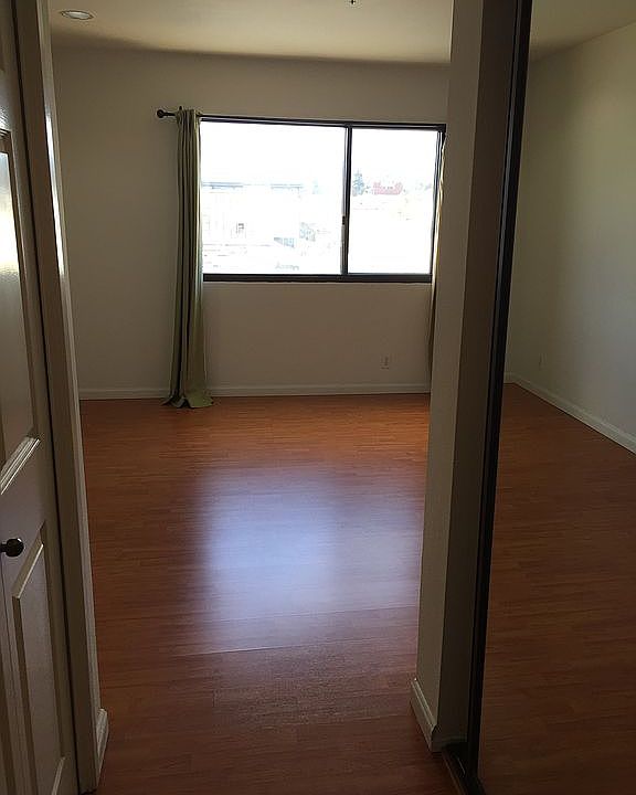 1st image of 141 S California Ave