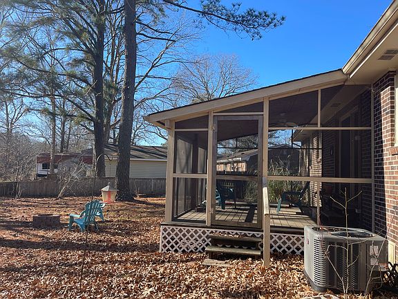 4th image of 3621 Deerfield Dr