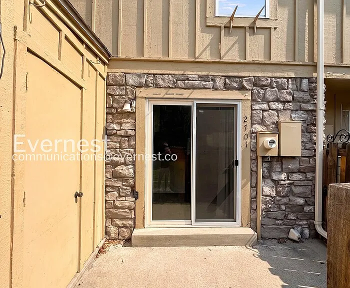 2701 E Nichols Cir — Photo 21