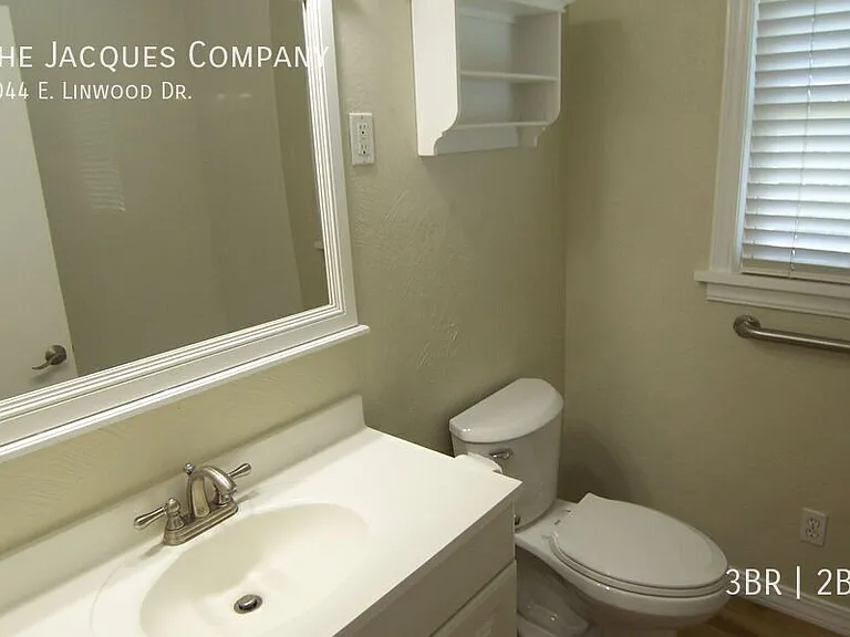 1044 E Linwood Dr — Photo 4