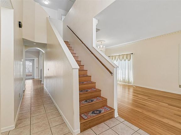 2nd image of 12803 Longcrest Dr
