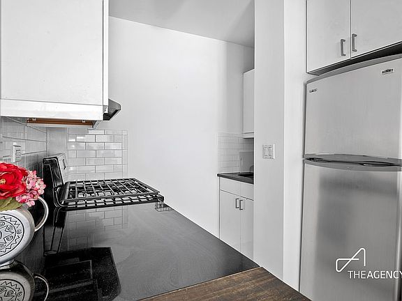 4th image of 160 W 85th St APT 1A