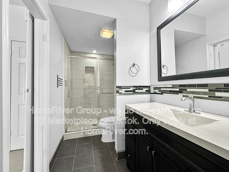3105 San Jacinto Street Apt — Photo 4