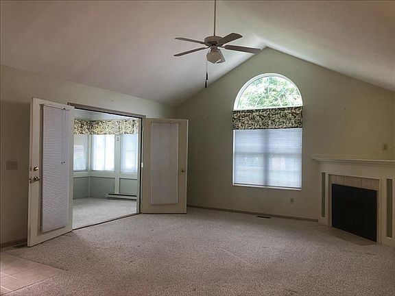 2nd image of 134 Summerfield Blvd