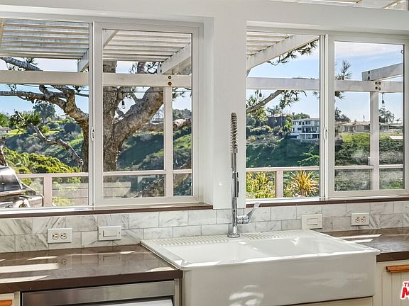 4th image of 29500 Heathercliff Rd Spc 105
