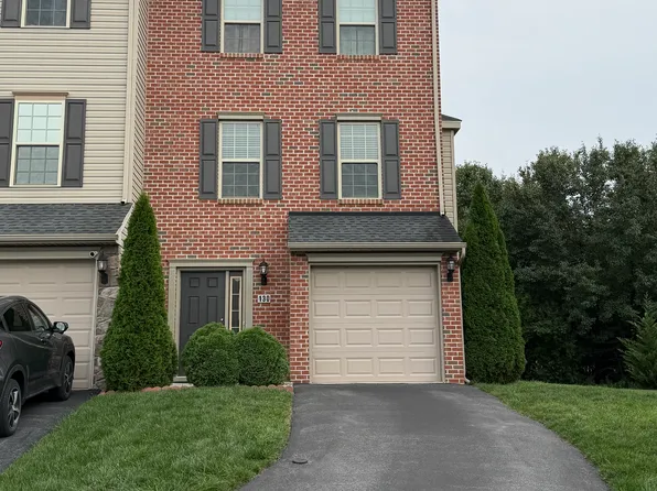 130 Katelyn Dr, New Oxford, PA 17350