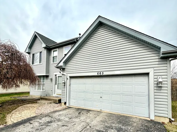 665 Lakewood Farms Dr, Bolingbrook, IL 60490