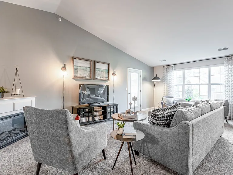 Harvard Place Apartments — Photo 40