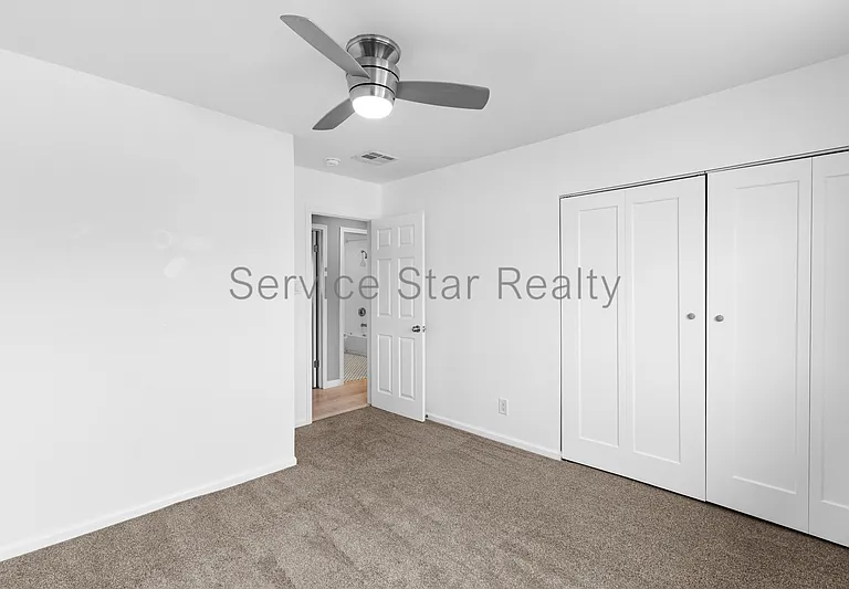1702 N 74th St — Photo 15