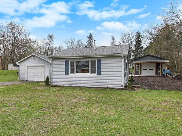 26416 Lakeview Dr, South Bend, IN 46619
