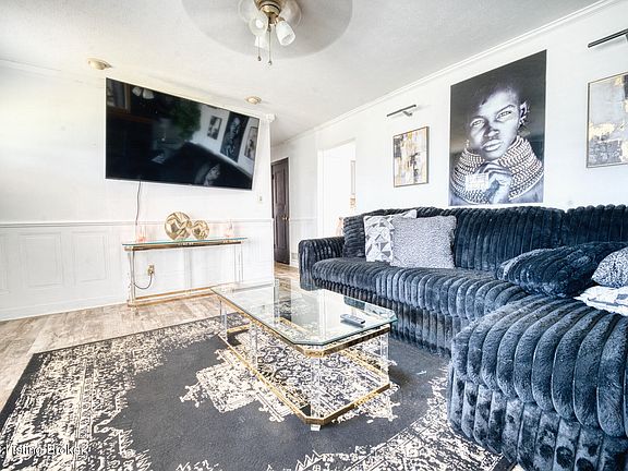 5th image of 4810 Rockaway Cir