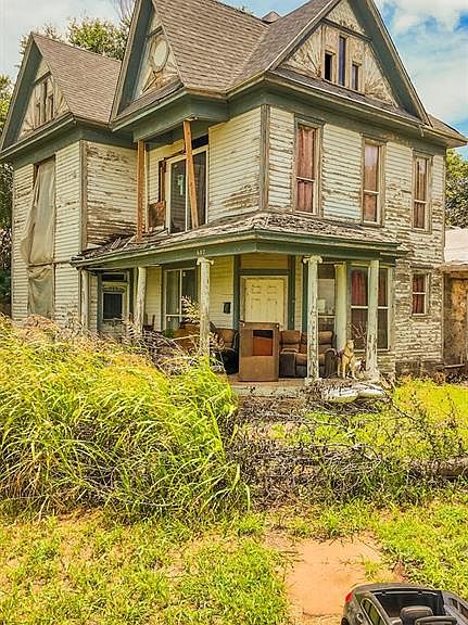 Listing photo 2
