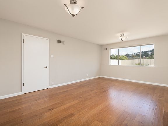 3rd image of 1133 Bacon St