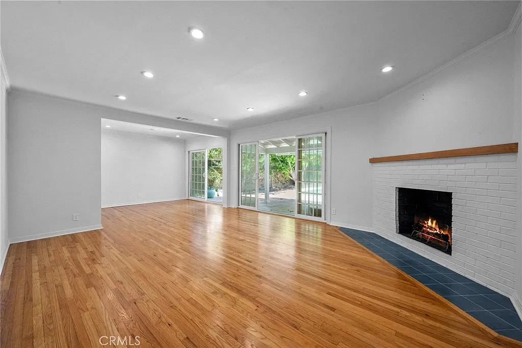 3 bed, 1983 sqft, $8,000 — Photo 3