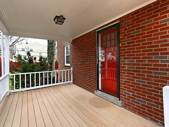 3rd image of 101 S Park Dr