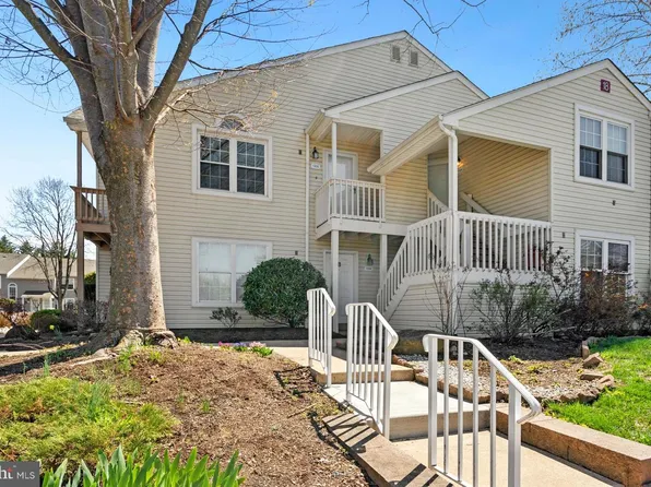 1806 Beacon Hill Dr #1806, Southampton, PA 18966