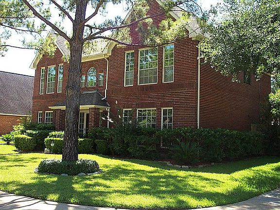 2nd image of 2802 Lake Colony Dr