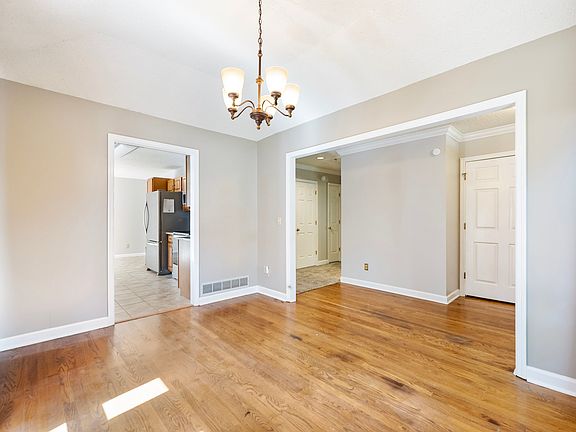 5th image of 1536 Woodland Ct
