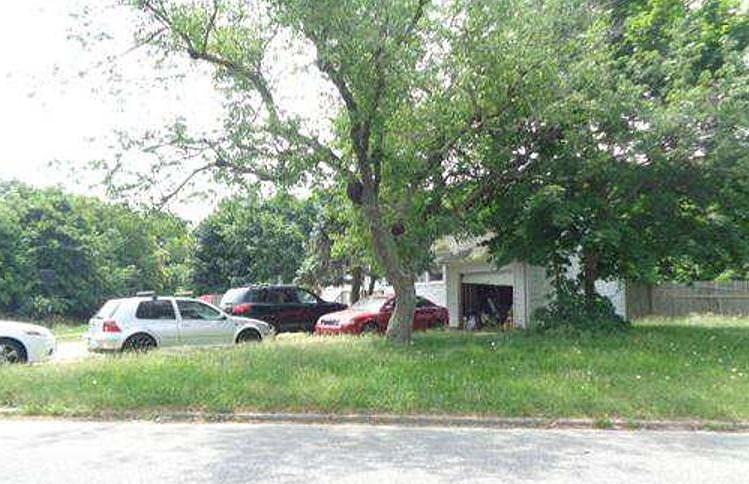 2nd image of 60 Hickory St