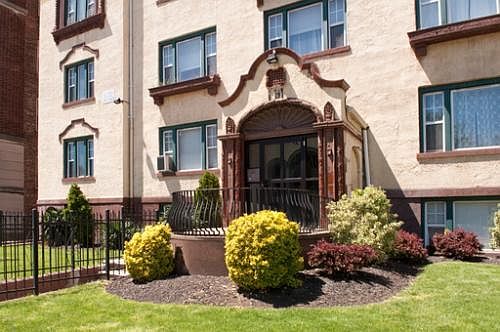 1st image of 111 Halsted St APT 107