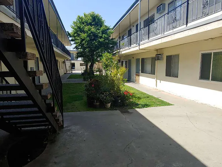 4235 Tyler Ave — Photo 1