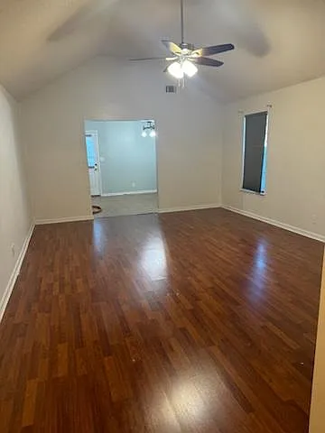 3 bed, 1261 sqft, $1,700 — Photo 3