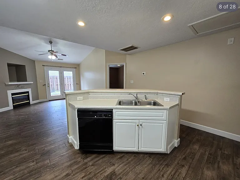 270 Caldwell Cir — Photo 8