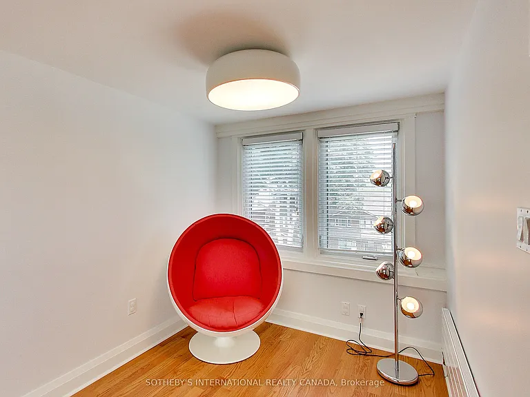 114 Westmount Ave — Photo 19