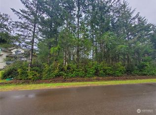 610 Sunset Ave NE, Ocean Shores, WA