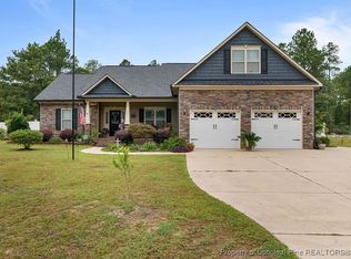11 Woods Edge Dr, Dunn, NC 28334