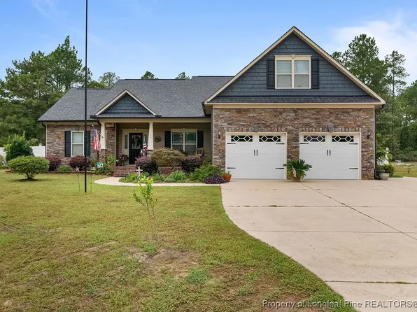11 Woods Edge Dr, Dunn, NC 28334