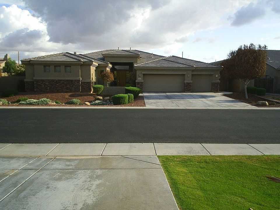 Front View (North)