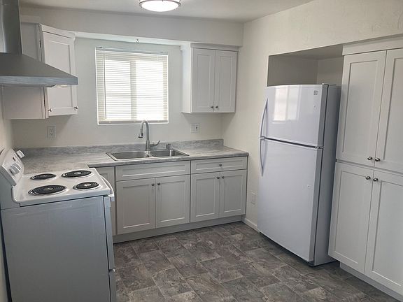 3rd image of 3359 Landis St APT C