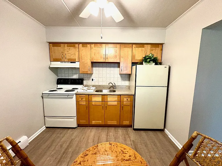 204 E Chester Pike — Photo 10