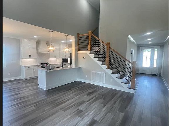 5th image of 32 Campfire Ct