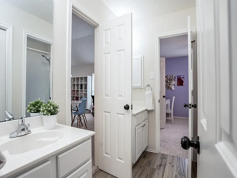 8915 Wallington Dr — Photo 28