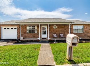2354 Governors Ct, Maryville, TN 37801