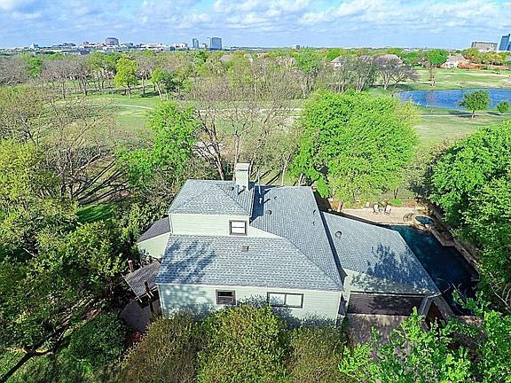 3rd image of 2925 N Saint Andrews Dr