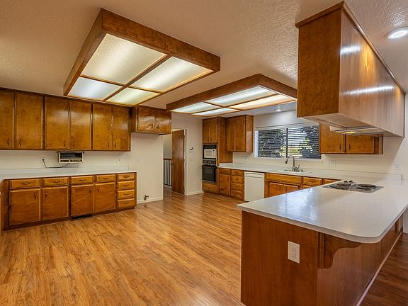 4th image of 5052 Tully Rd