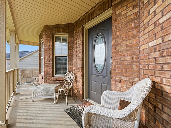 3rd image of 2119 Country Brook Ln