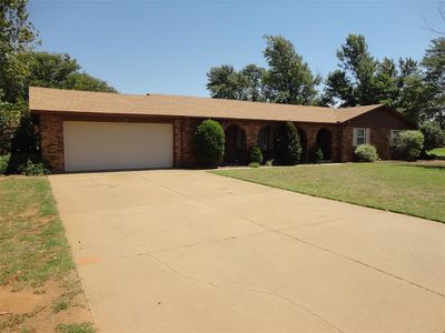 116 N Furlong Dr, Weatherford, OK, 73096