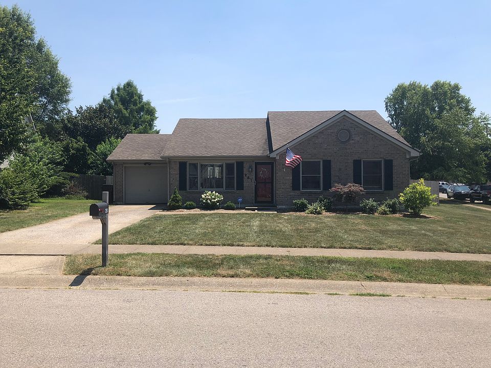 2nd image of 251 Chestnut Ln