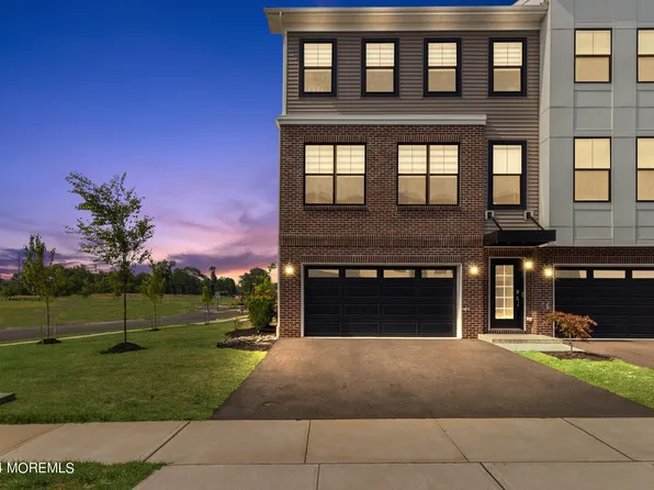 15 Kelly Way, Tinton Falls, NJ 07724