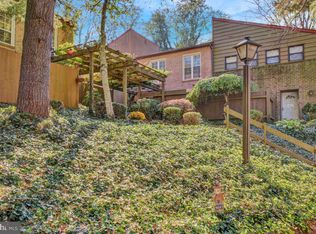 172 Oakmont Ct, Reading, PA 19607